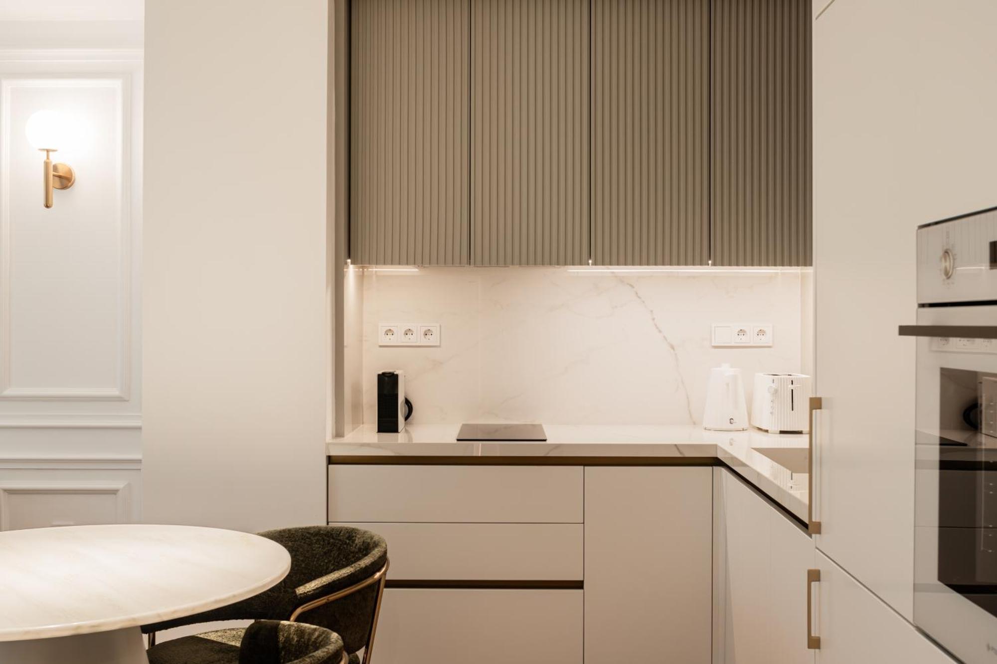 Elegant Apartment A Breath Away From The Acropolis Athens Exterior photo